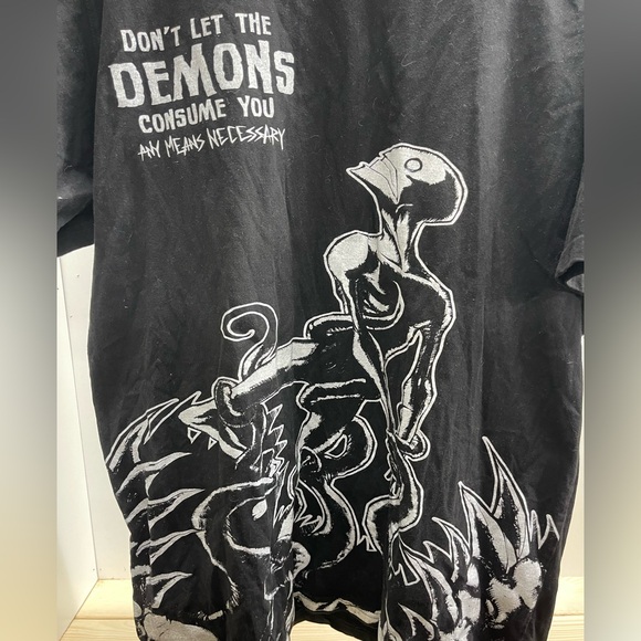 Edgy Black Graphic Tee Gothic - Picture 3 of 4